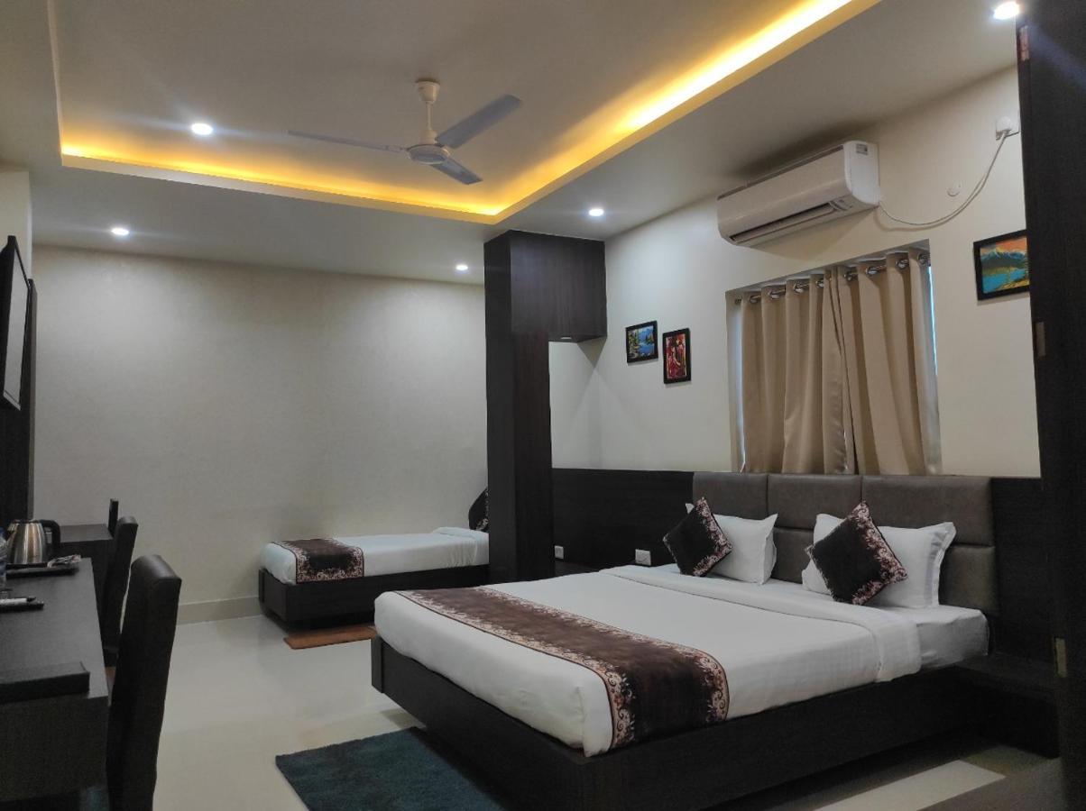 Hotel Paradise - Biswanath Chariali Bishnath Bagian luar foto
