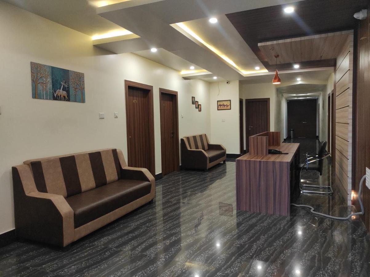 Hotel Paradise - Biswanath Chariali Bishnath Bagian luar foto