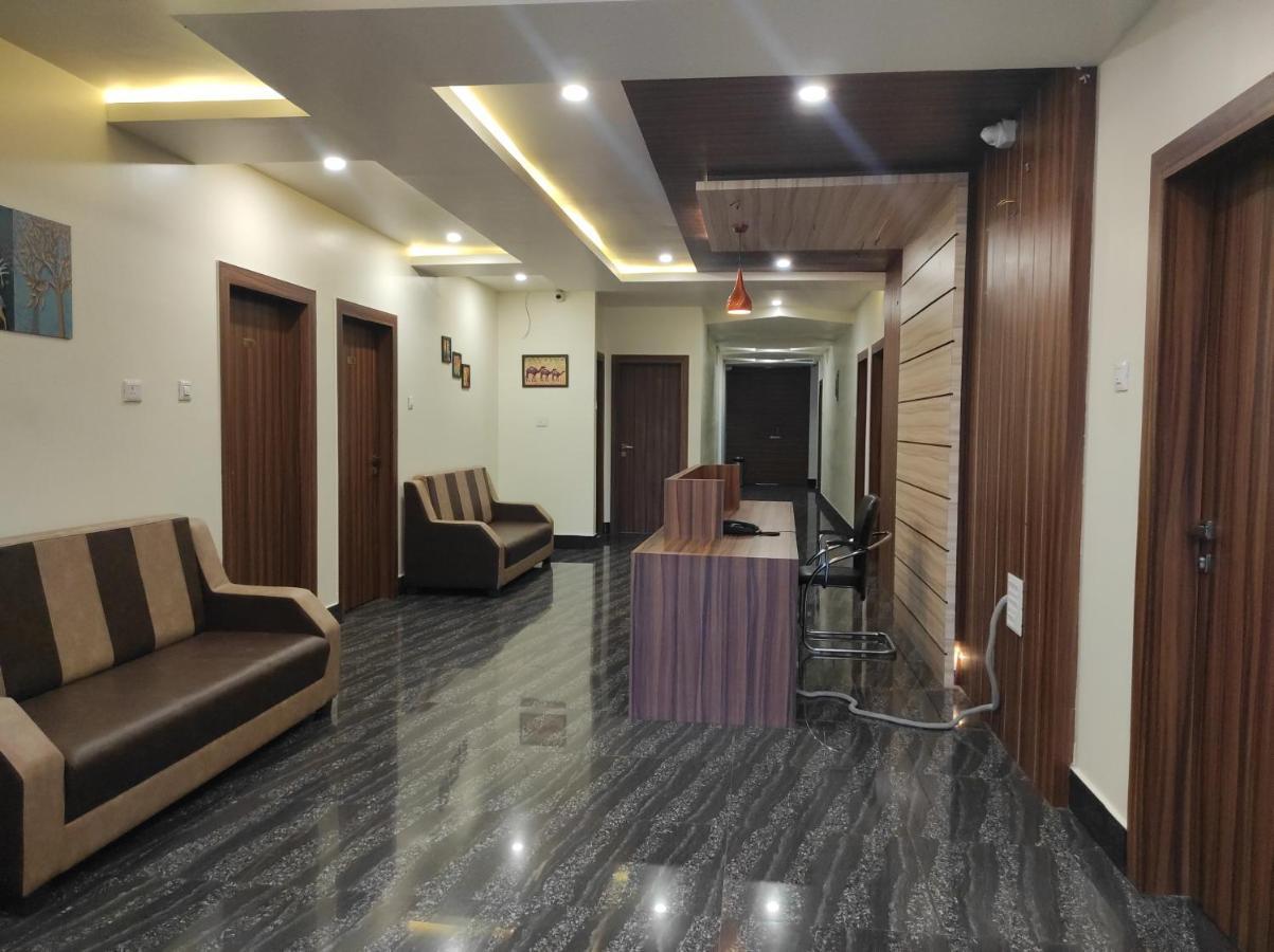 Hotel Paradise - Biswanath Chariali Bishnath Bagian luar foto