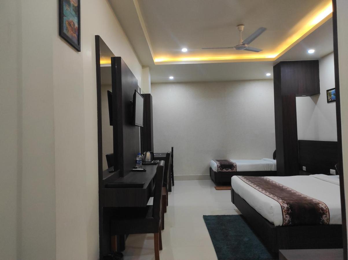 Hotel Paradise - Biswanath Chariali Bishnath Bagian luar foto