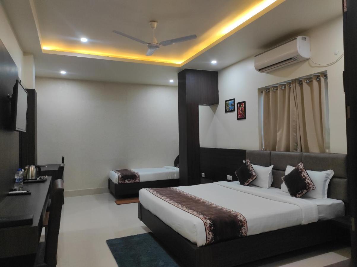 Hotel Paradise - Biswanath Chariali Bishnath Bagian luar foto